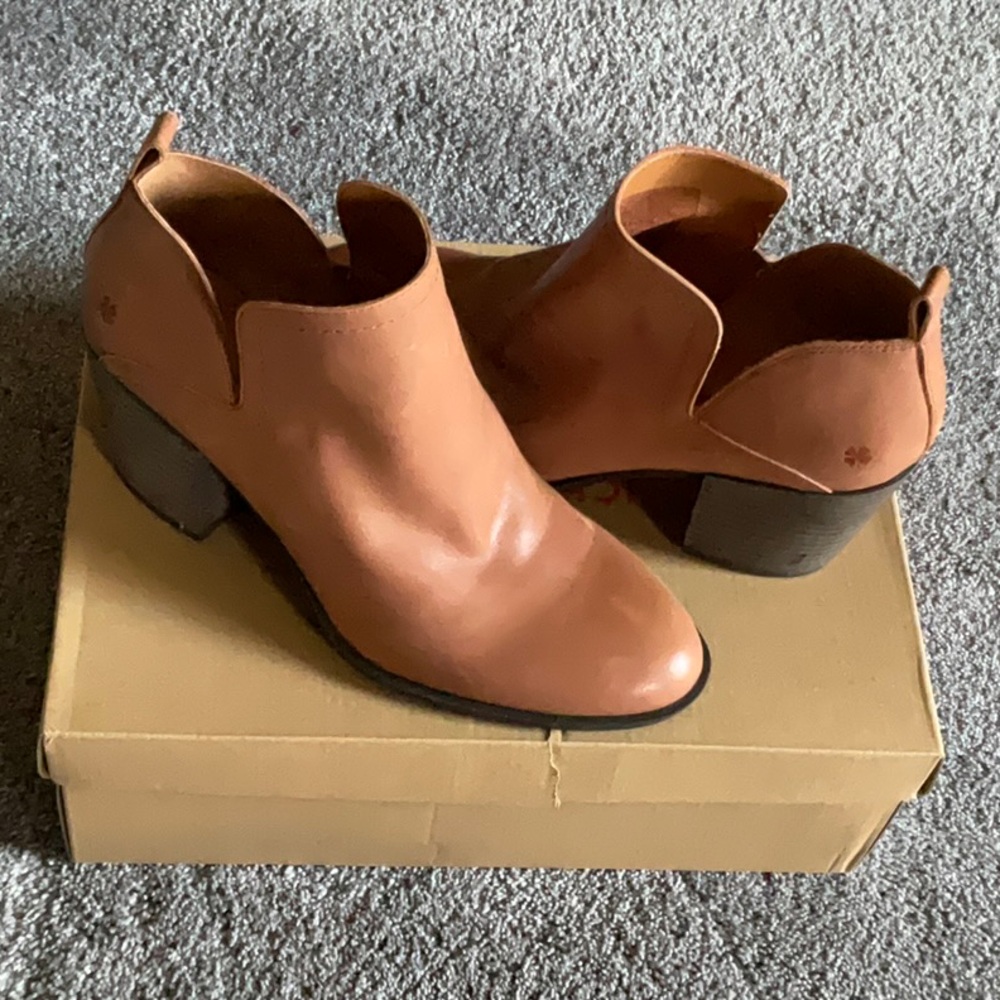 Women's Tan Ankle Boots